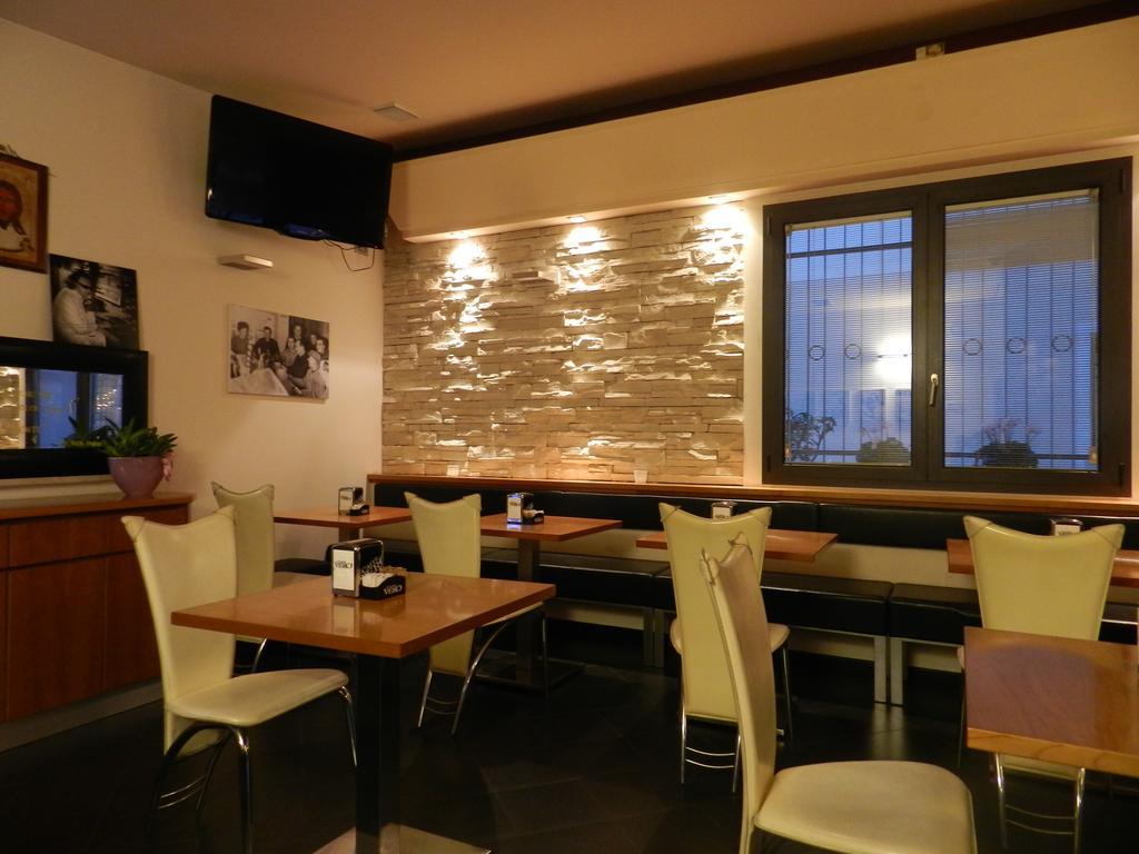 Locanda Trattoria Caffe Cavour Τσιταντέλα Εξωτερικό φωτογραφία